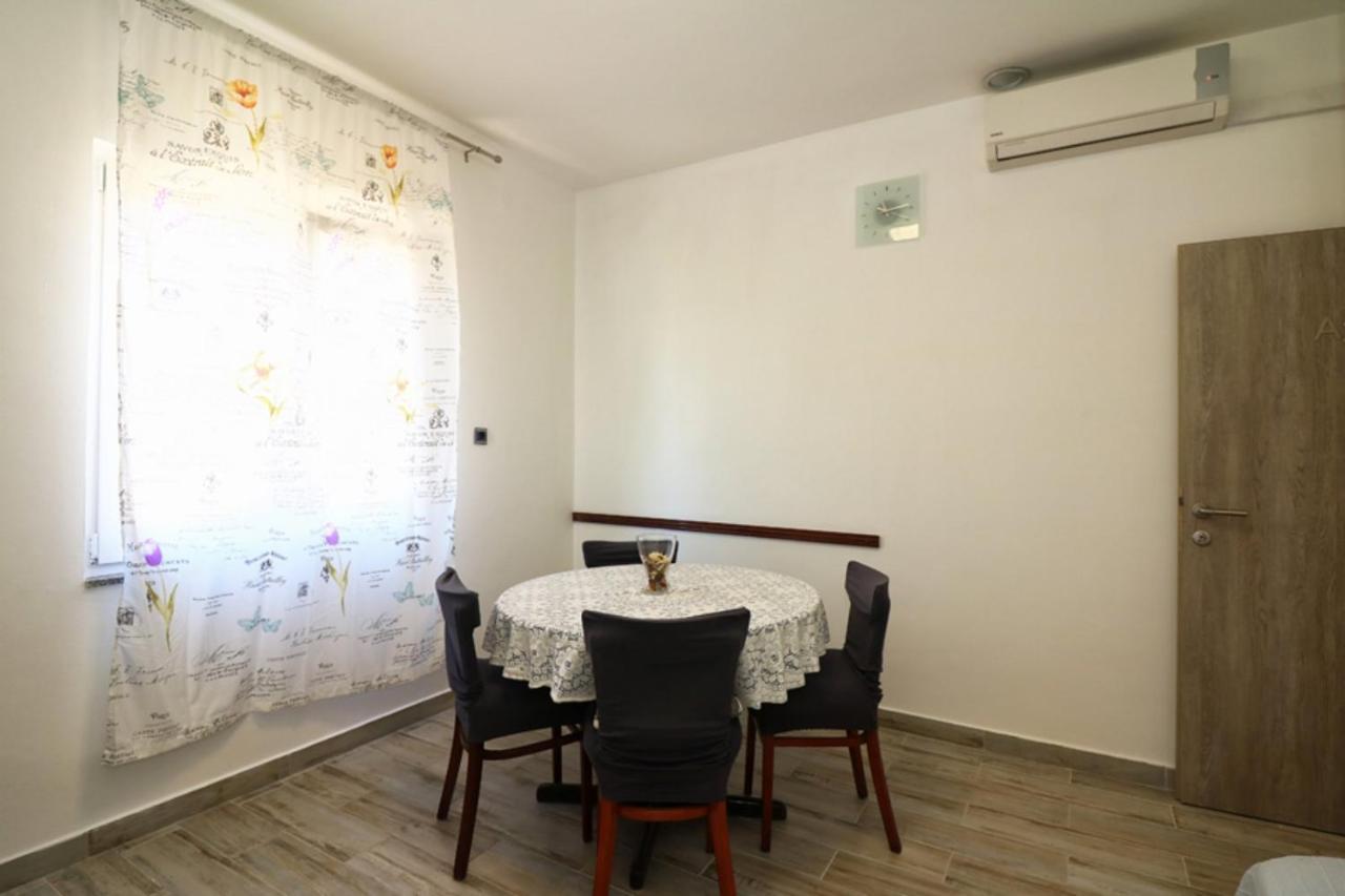 Apartmani Mikin Betina  Bagian luar foto