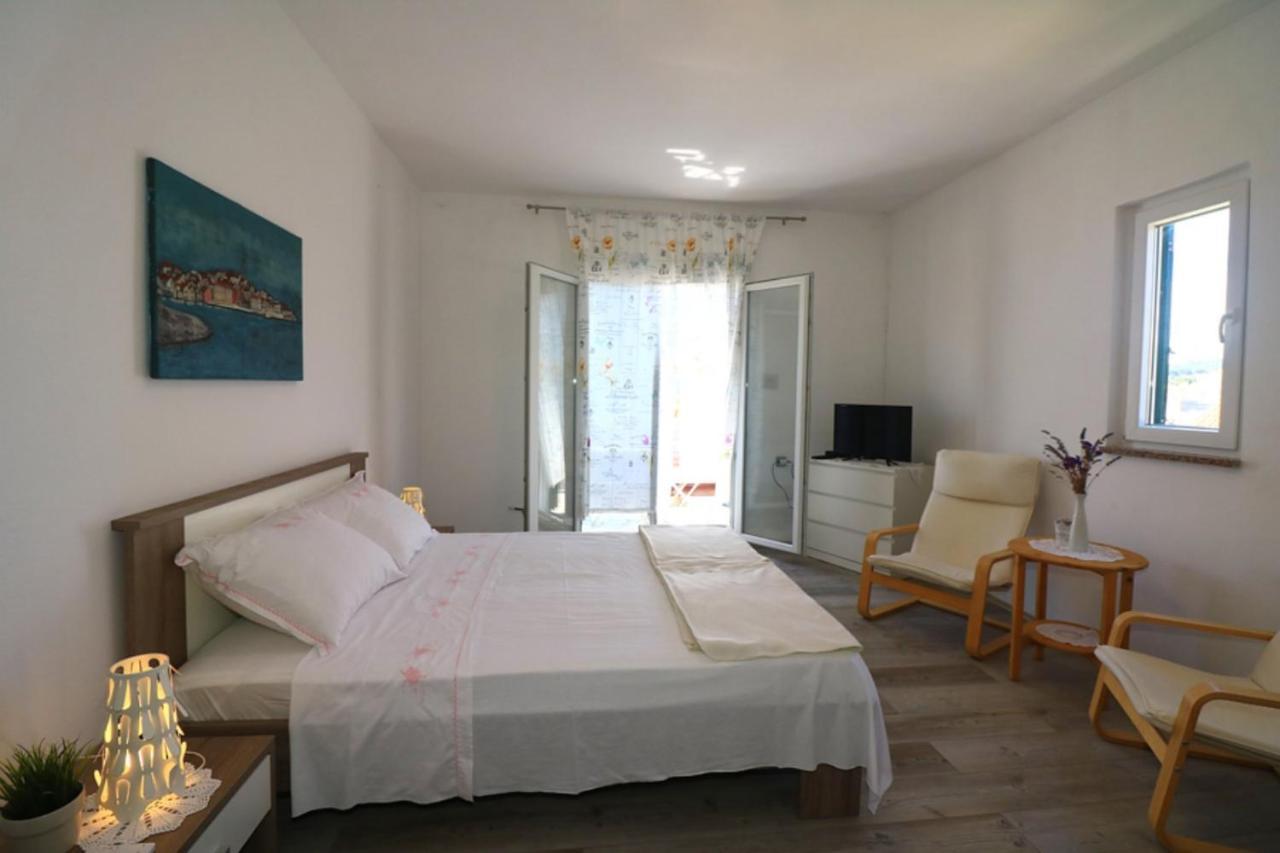 Apartmani Mikin Betina  Bagian luar foto