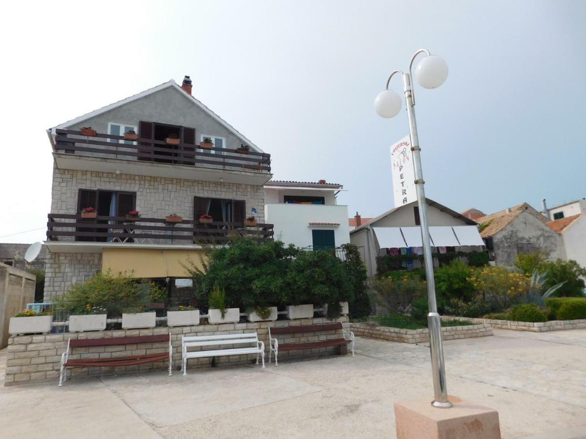 Apartmani Mikin Betina  Bagian luar foto