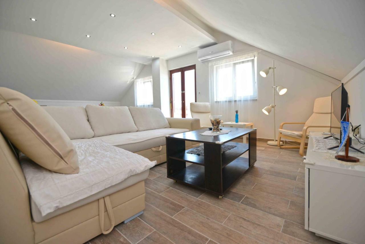 Apartmani Mikin Betina  Bagian luar foto