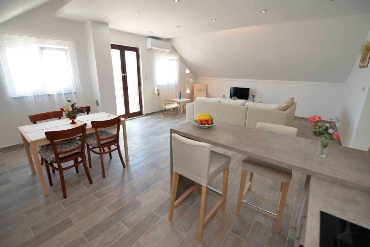 Apartmani Mikin Betina  Bagian luar foto