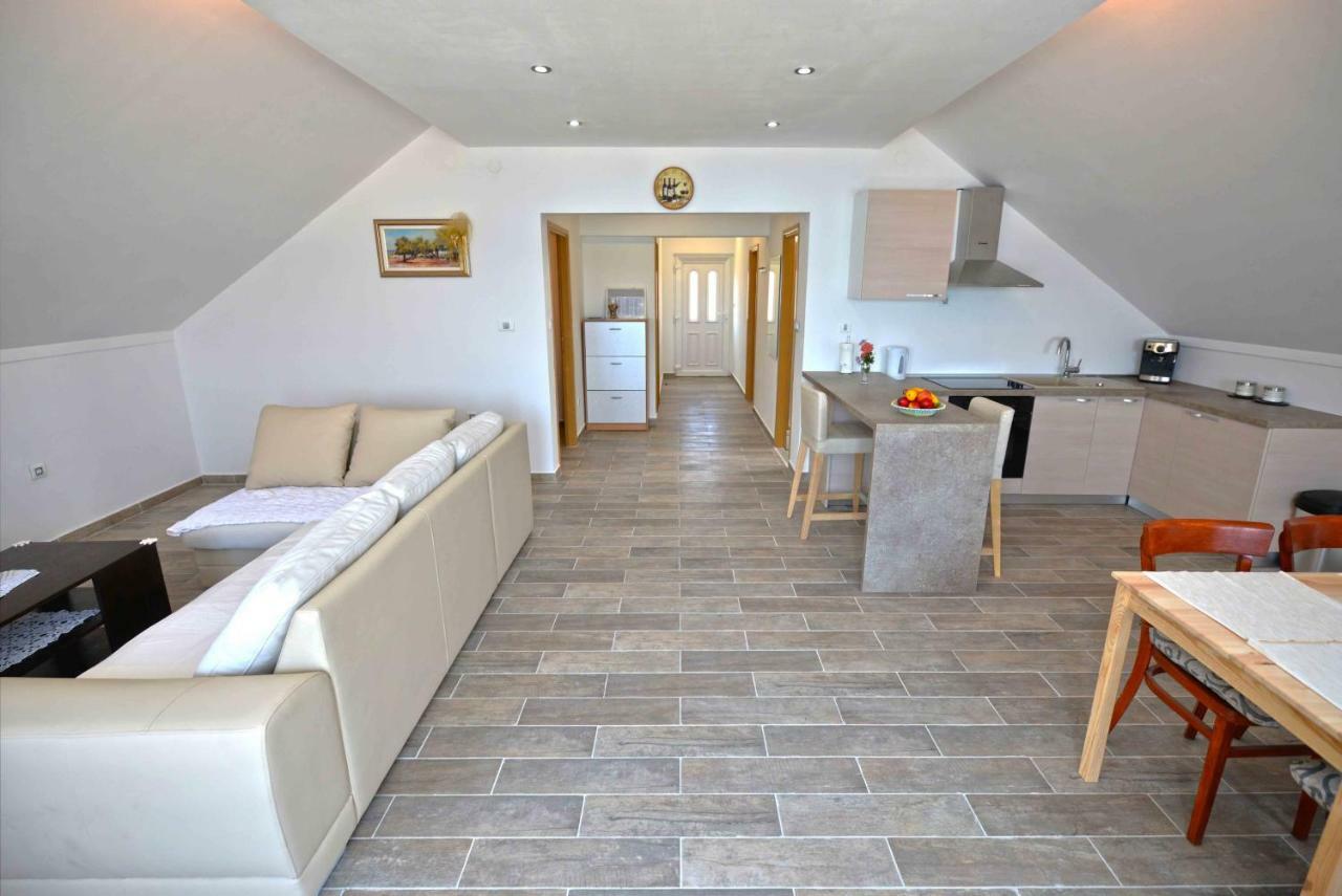 Apartmani Mikin Betina  Bagian luar foto