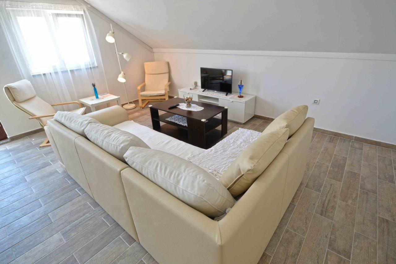 Apartmani Mikin Betina  Bagian luar foto